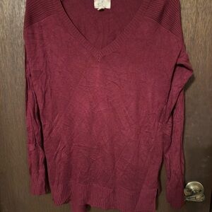 Women's V-Neck Sweater - Burgundy